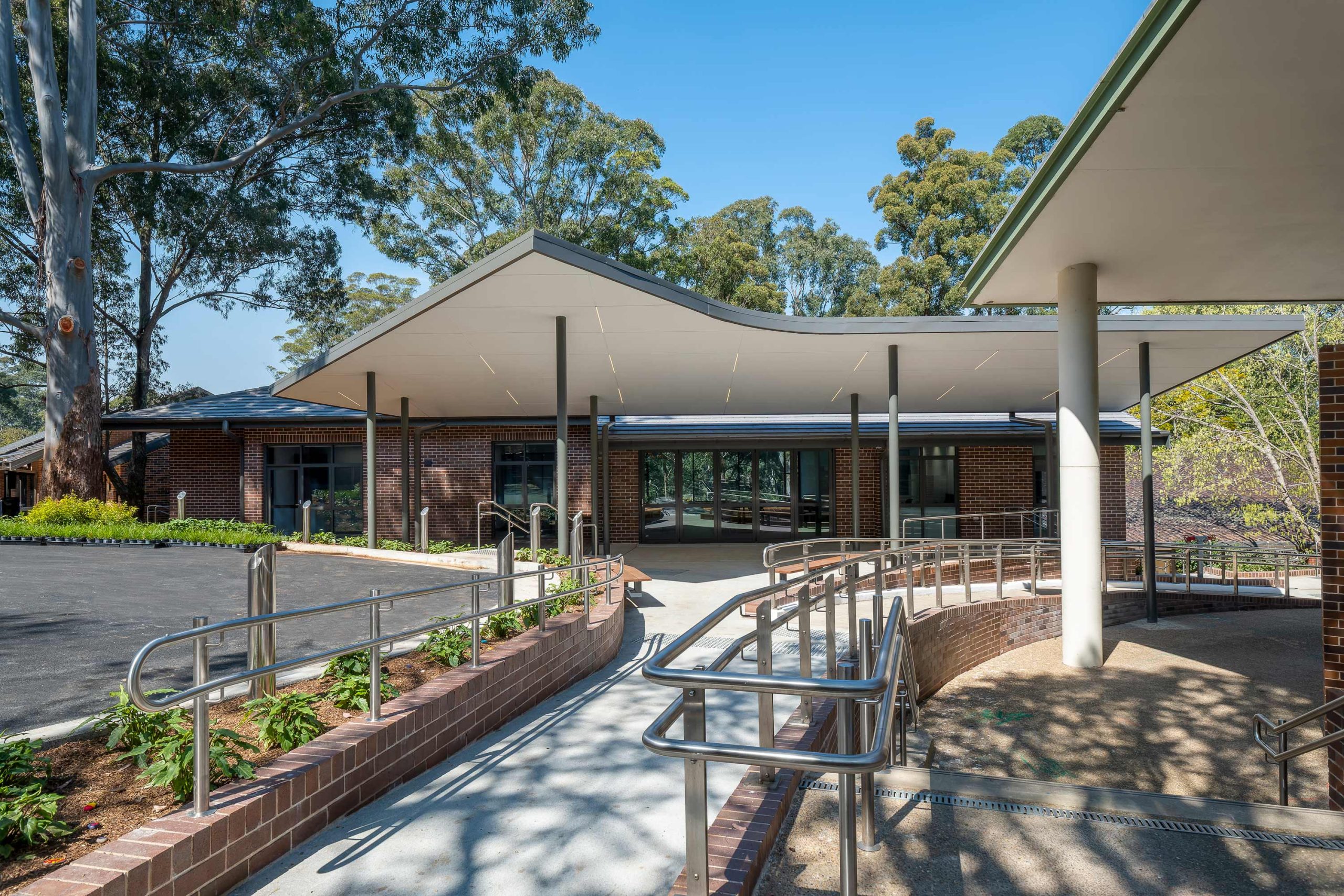 Pymble Ladies College Junior School Admin Building, exterior approach